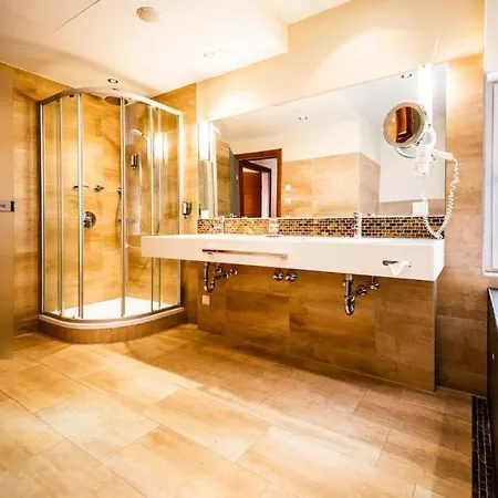 酒店 Seehotel Sued By S4y 沃尔特湖畔韦尔登